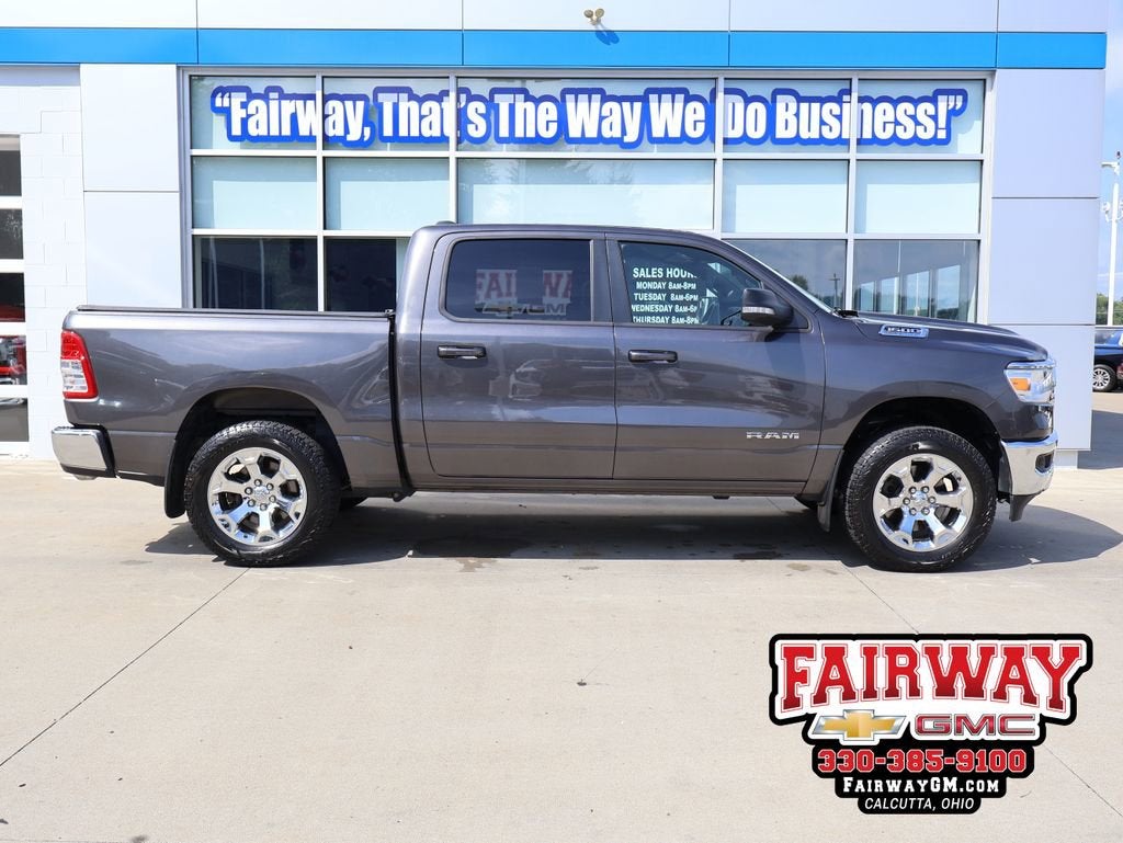 2022 RAM 1500 Big Horn Crew Cab 4x4 5'7" Box in Gray — front three-quarter view